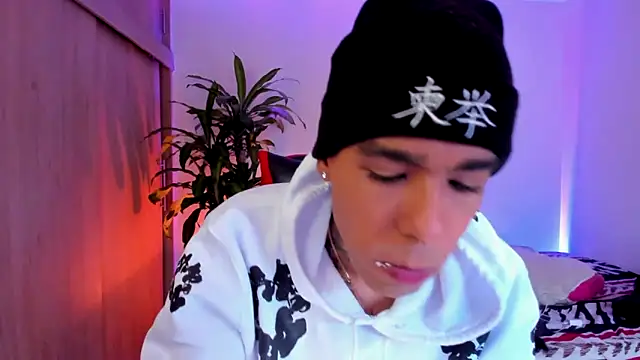 aldrinwhite online show from 04/20/26, 06:20