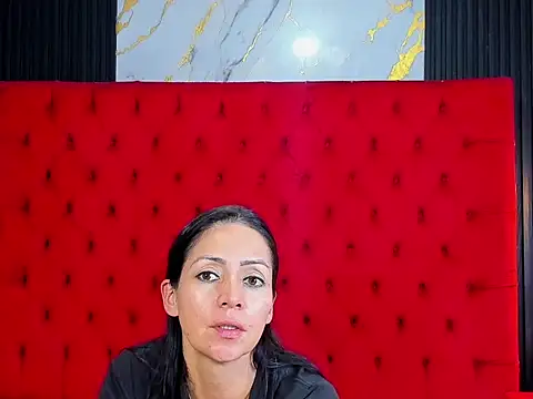 KateTompson  online show from 06/07/26, 07:28