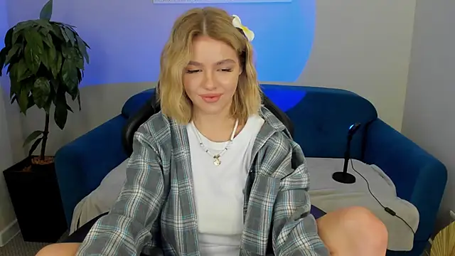 Snapshot of Anna_Robinson chatting on 03/13/25, 01:32 Anna Robinson online show from 03/13/25, 01:32