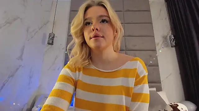 Anna Robinson online show from 04/20/26, 01:08