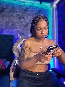 Melany Williams online show from 10/23/25, 01:10