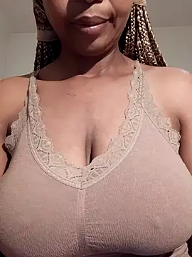 Snapshot of realsquirter chatting on 02/18/25, 07:52 realsquirter online show from 02/18/25, 07:52