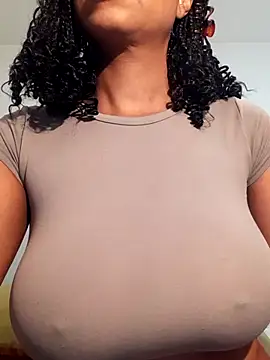 Snapshot of realsquirter chatting on 11/23/25, 08:03 realsquirter online show from 11/23/25, 08:03