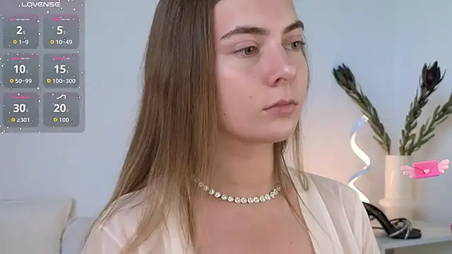 chloi hes online show from 09/22/25, 09:00