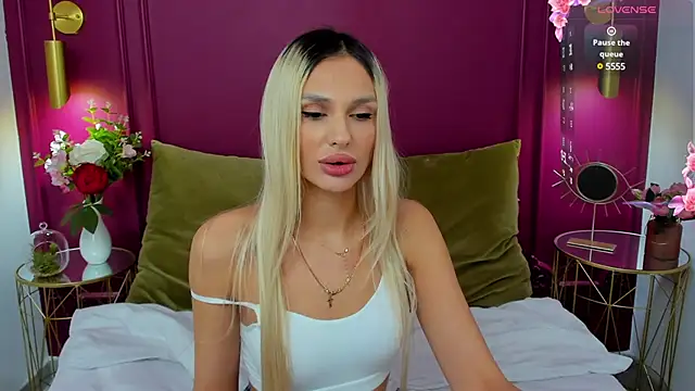 MissLoou online show from 02/24/25, 09:43