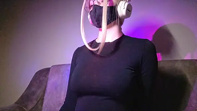 DanaWard online show from 04/10/26, 10:14