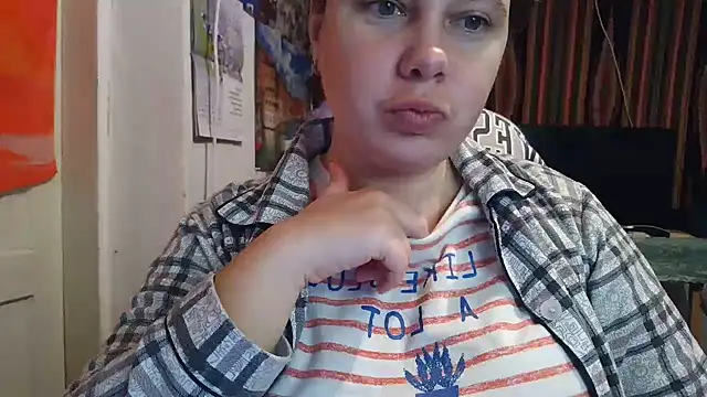 Cora Maro online show from 10/25/25, 02:19