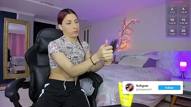 charolbruce 1 online show from 12/20/25, 12:12