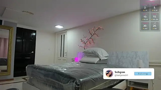 charolbruce 1 online show from 03/28/26, 12:16