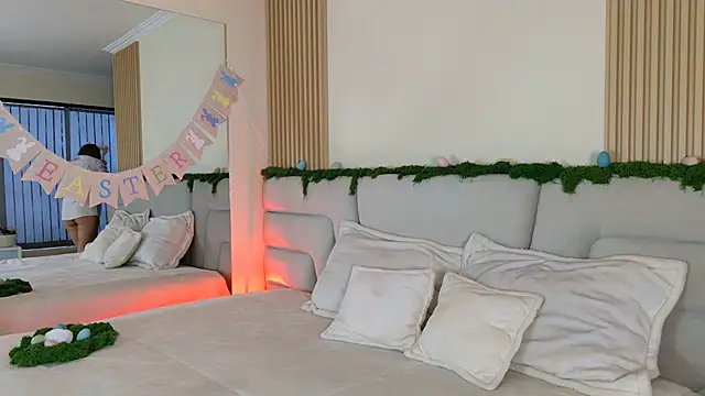 Zoe Benson online show from 04/01/26, 12:06