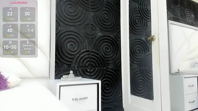 AbigailWilliams  online show from 11/18/25, 11:14