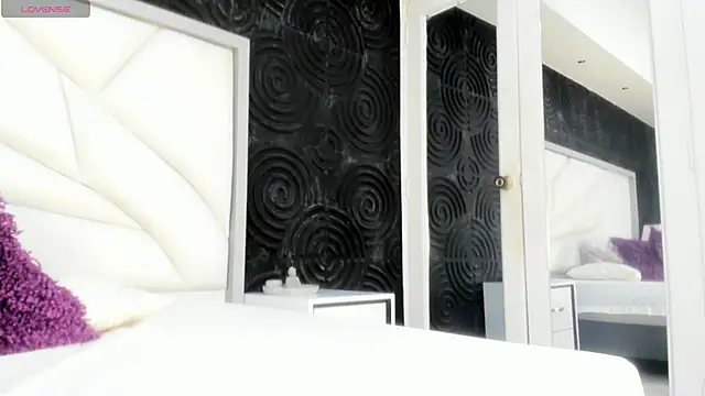 AbigailWilliams  online show from 11/25/25, 11:10