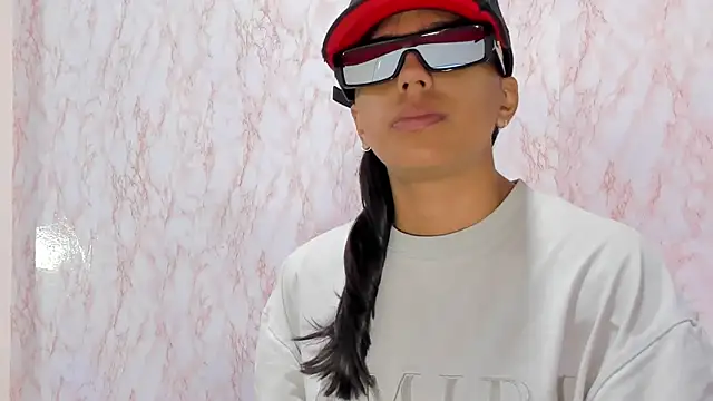 BarbieHotLaura online show from 01/05/25, 04:38