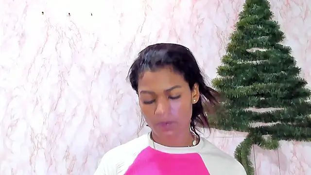 BarbieHotLaura online show from 01/11/25, 01:16