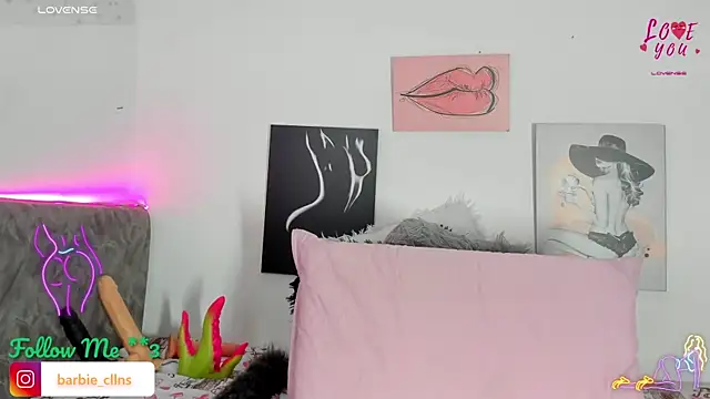 BarbieHotLaura online show from 11/23/25, 09:58