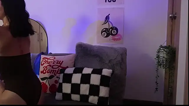 salome-brown online show from 12/04/25, 10:07