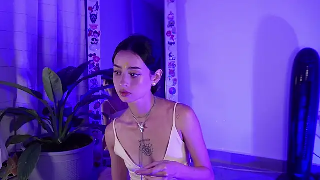 Snapshot of salome-brown chatting on 04/11/26, 11:42 salome-brown online show from 04/11/26, 11:42