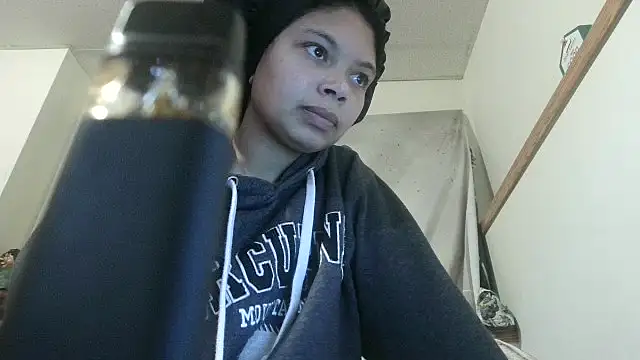 Snapshot of Joyous345 chatting on 11/16/25, 11:27 Joyous345 online show from 11/16/25, 11:27