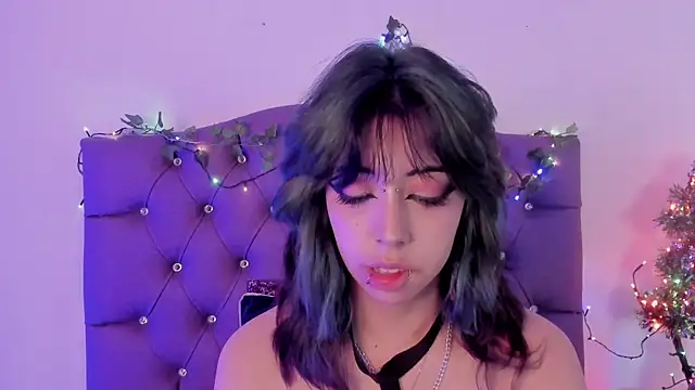 Snapshot of Nyx_nayla chatting on 12/20/24, 01:25 Nyx nayla online show from 12/20/24, 01:25