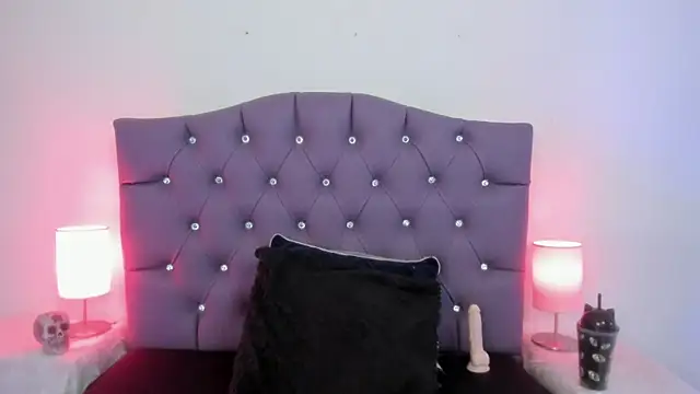 Snapshot of Nyx_nayla chatting on 02/04/25, 03:33 Nyx nayla online show from 02/04/25, 03:33