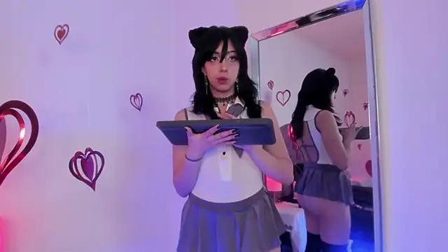 Snapshot of Nyx_nayla chatting on 02/20/25, 04:39 Nyx nayla online show from 02/20/25, 04:39