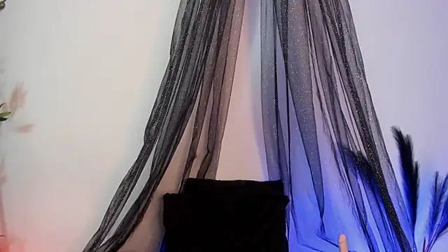 Snapshot of Nyx_nayla chatting on 03/15/25, 04:02 Nyx nayla online show from 03/15/25, 04:02