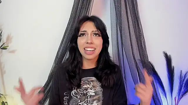 Snapshot of Nyx_nayla chatting on 03/22/25, 07:04 Nyx nayla online show from 03/22/25, 07:04