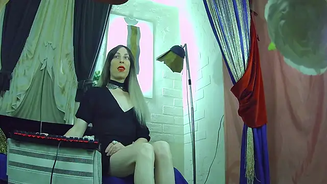 Mary Loon online show from 11/11/25, 04:56