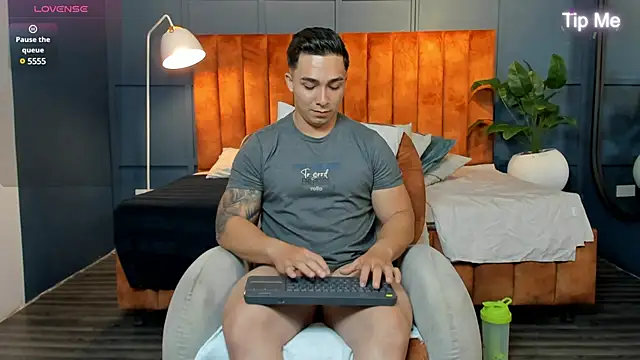 Ryan Hunt online show from 01/28/25, 03:14