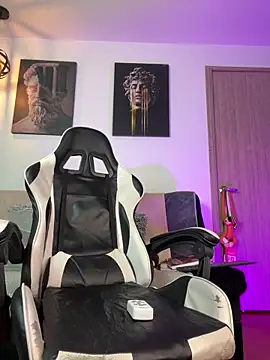 Snapshot of jaxon_colton chatting on 02/26/25, 05:42 jaxon colton online show from 02/26/25, 05:42