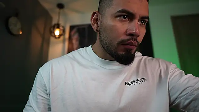 Snapshot of jaxon_colton chatting on 03/05/25, 02:03 jaxon colton online show from 03/05/25, 02:03