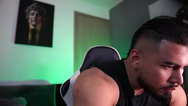 Snapshot of jaxon_colton chatting on 03/21/25, 01:34 jaxon colton online show from 03/21/25, 01:34