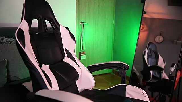 Snapshot of jaxon_colton chatting on 03/21/25, 04:39 jaxon colton online show from 03/21/25, 04:39