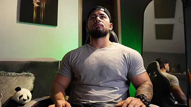 Snapshot of jaxon_colton chatting on 03/23/25, 04:27 jaxon colton online show from 03/23/25, 04:27