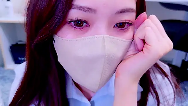 Snapshot of oxo_yuna_oxo chatting on 12/04/24, 11:30 oxo yuna oxo online show from 12/04/24, 11:30