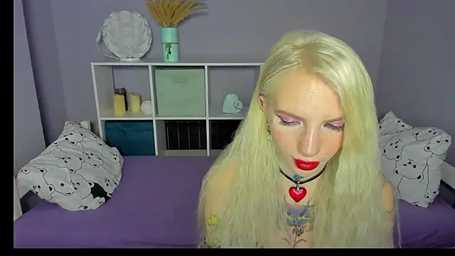 Snapshot of AnneTenet chatting on 02/14/25, 10:28 AnneTenet online show from 02/14/25, 10:28