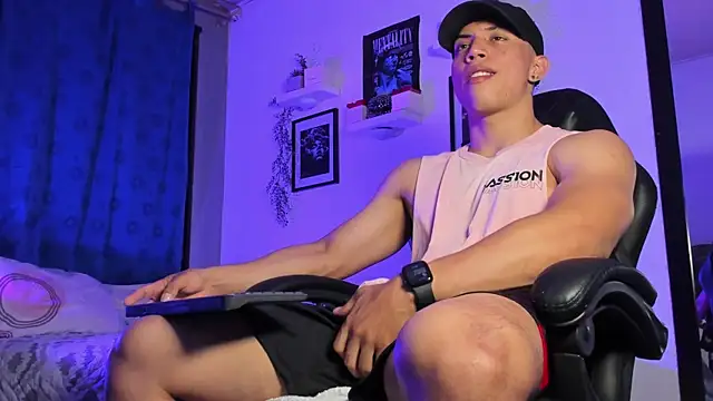 Snapshot of ThomsEvery_ chatting on 09/10/25, 03:28 ThomsEvery online show from 09/10/25, 03:28