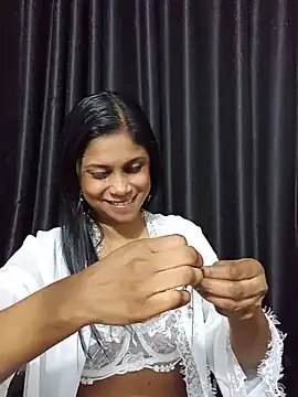 Snapshot of Sensual_indian7 chatting on 06/07/26, 10:35 Sensual indian7 online show from 06/07/26, 10:35