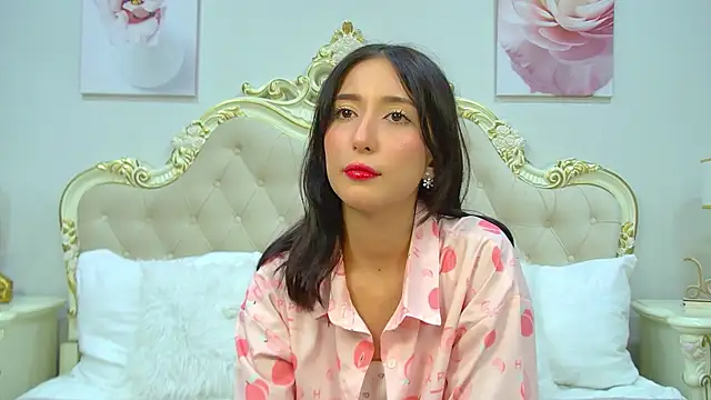 Snapshot of NicoleLimp chatting on 01/14/25, 09:20 NicoleLimp online show from 01/14/25, 09:20