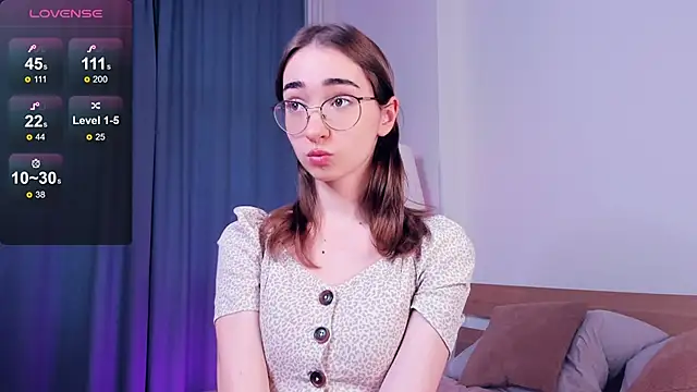 PollyBeev online show from 01/17/25, 11:06