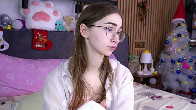 PollyBeev online show from 11/24/25, 07:19