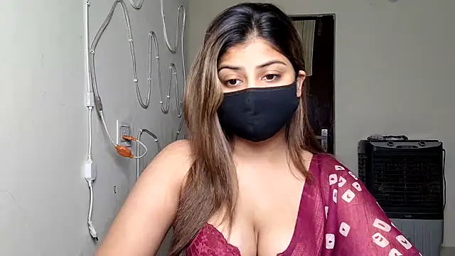 Snapshot of Hoty-Shivangi chatting on 04/09/26, 11:15 Hoty-Shivangi online show from 04/09/26, 11:15