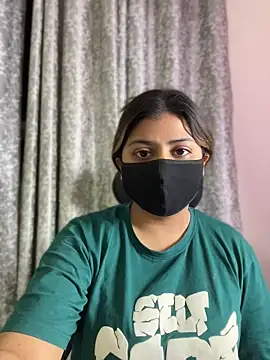 Snapshot of Hoty-Shivangi chatting on 05/06/26, 03:28 Hoty-Shivangi online show from 05/06/26, 03:28