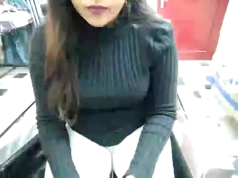 Snapshot of aarushi_sharmaa chatting on 01/23/25, 04:59 aarushi sharmaa online show from 01/23/25, 04:59