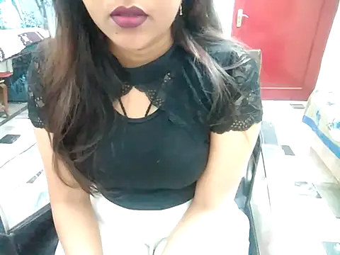 Snapshot of aarushi_sharmaa chatting on 02/15/25, 03:31 aarushi sharmaa online show from 02/15/25, 03:31