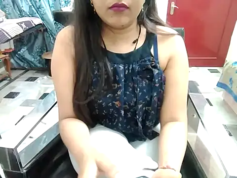 Snapshot of aarushi_sharmaa chatting on 02/20/25, 05:29 aarushi sharmaa online show from 02/20/25, 05:29
