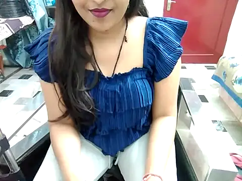 Snapshot of aarushi_sharmaa chatting on 02/26/25, 03:41 aarushi sharmaa online show from 02/26/25, 03:41