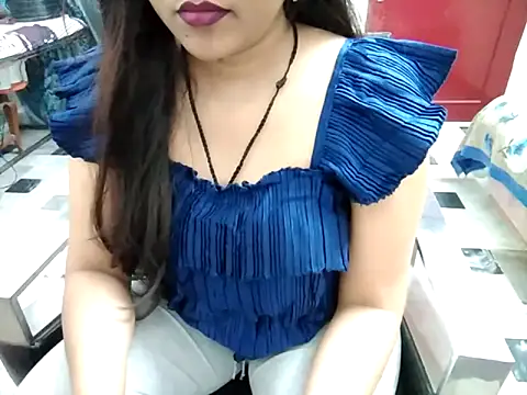 Snapshot of aarushi_sharmaa chatting on 03/02/25, 05:12 aarushi sharmaa online show from 03/02/25, 05:12