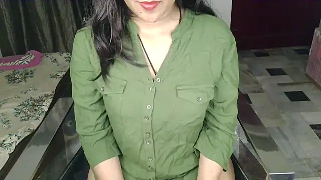 aarushi sharmaa online show from 11/21/25, 04:38