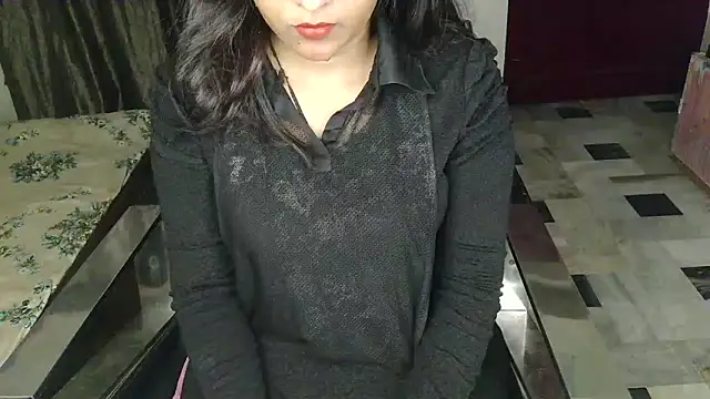 aarushi sharmaa online show from 11/27/25, 03:47